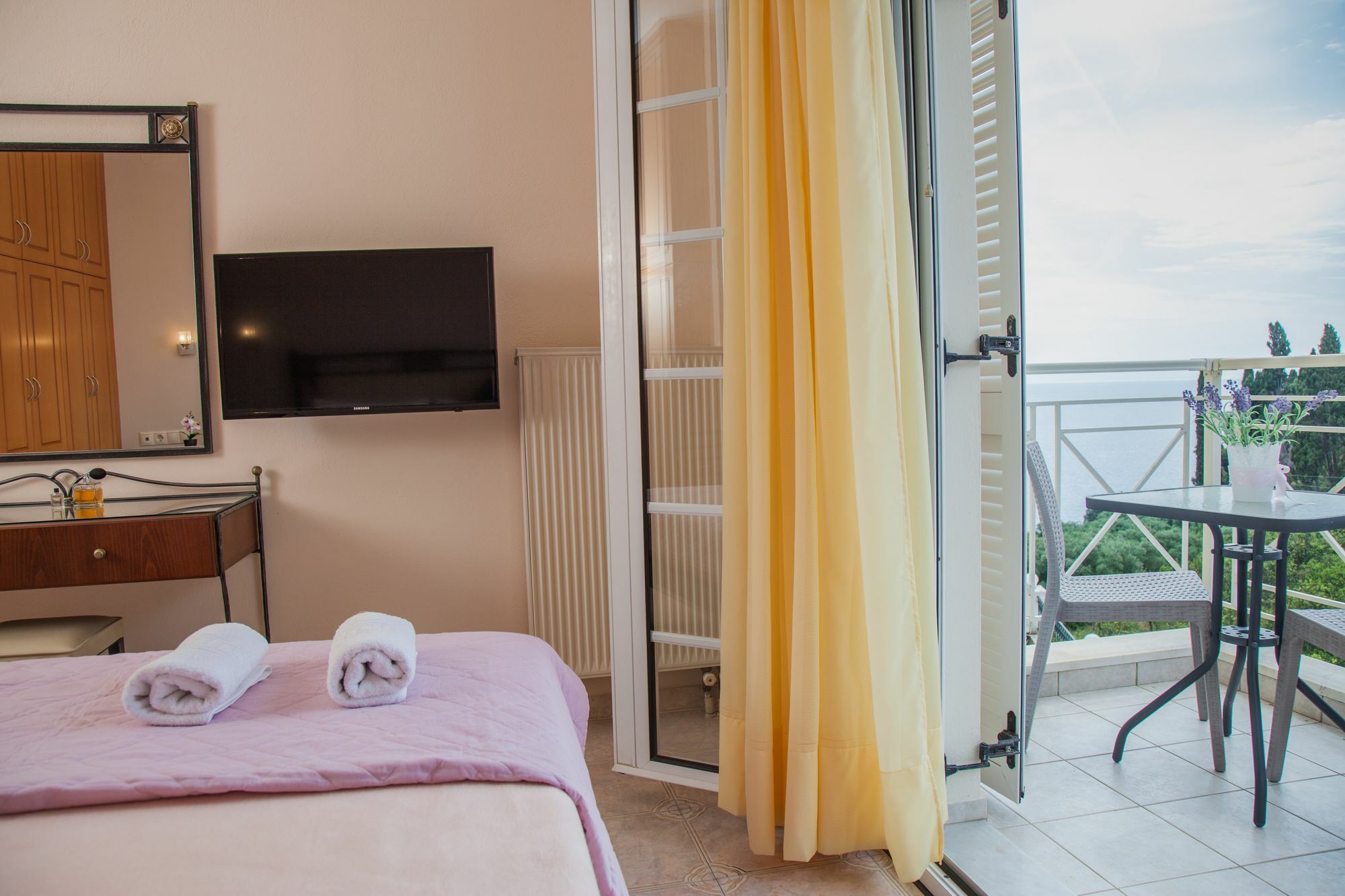 Brentanos Apartments - A - View Of Paradise Gastouri  Dış mekan fotoğraf